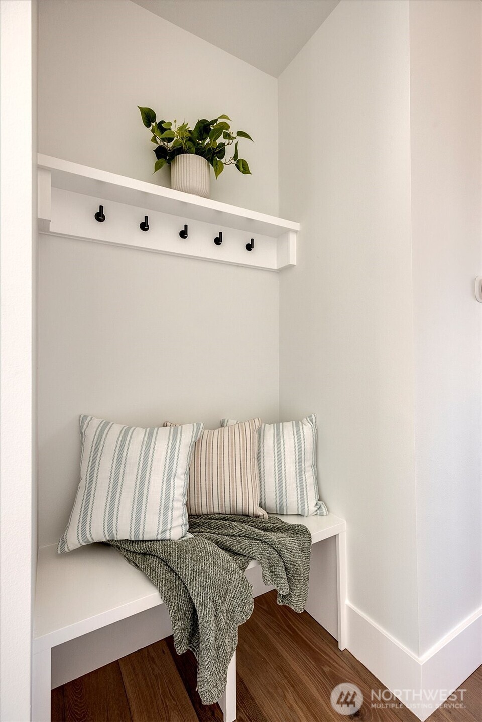 16219 Simonds Road Northeast Kenmore, WA 98028 - Photo 17 of 38