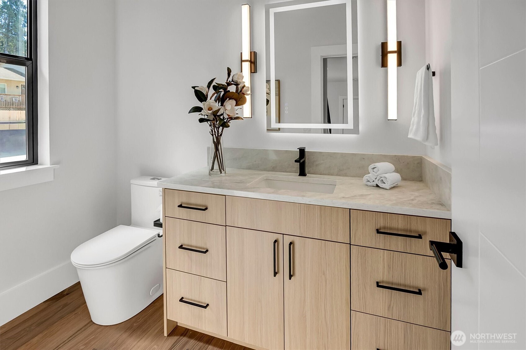 16219 Simonds Road Northeast Kenmore, WA 98028 - Photo 21 of 38