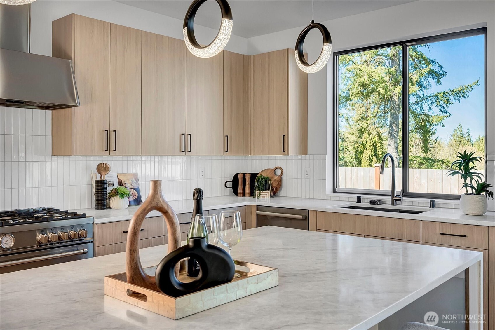 16219 Simonds Road Northeast Kenmore, WA 98028 - Photo 10 of 38