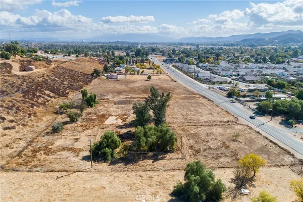 $599,000 | 21026 Palomar Street, Wildomar, CA 92595