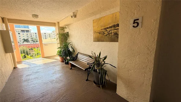 $1,900 | 1731 Southeast 15th Street, Unit 503, Fort Lauderdale, FL 33316