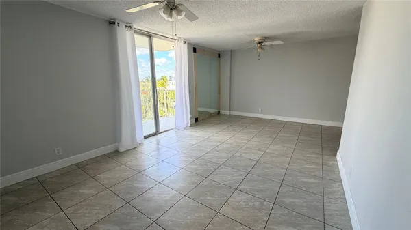 $1,900 | 1731 Southeast 15th Street, Unit 503, Fort Lauderdale, FL 33316