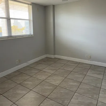 $1,900 | 1731 Southeast 15th Street, Unit 503, Fort Lauderdale, FL 33316