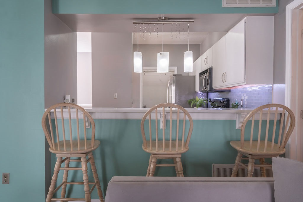 6020 Winterpointe Lane, Unit 201 Raleigh, NC 27606 - Photo 9 of 17 Bar Seating