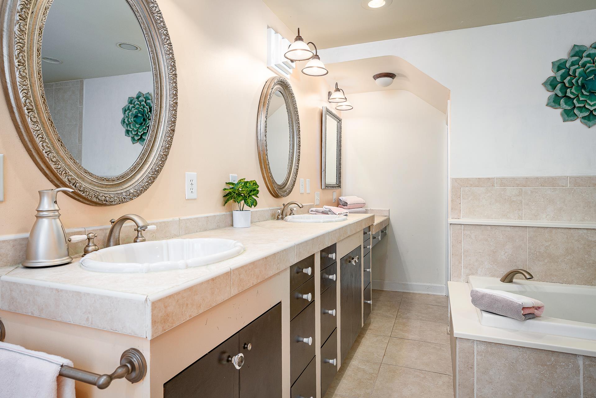 16438 Summit Ridge Road Mishawaka, IN 46544 - Photo 16 of 36 Gallery Image 16