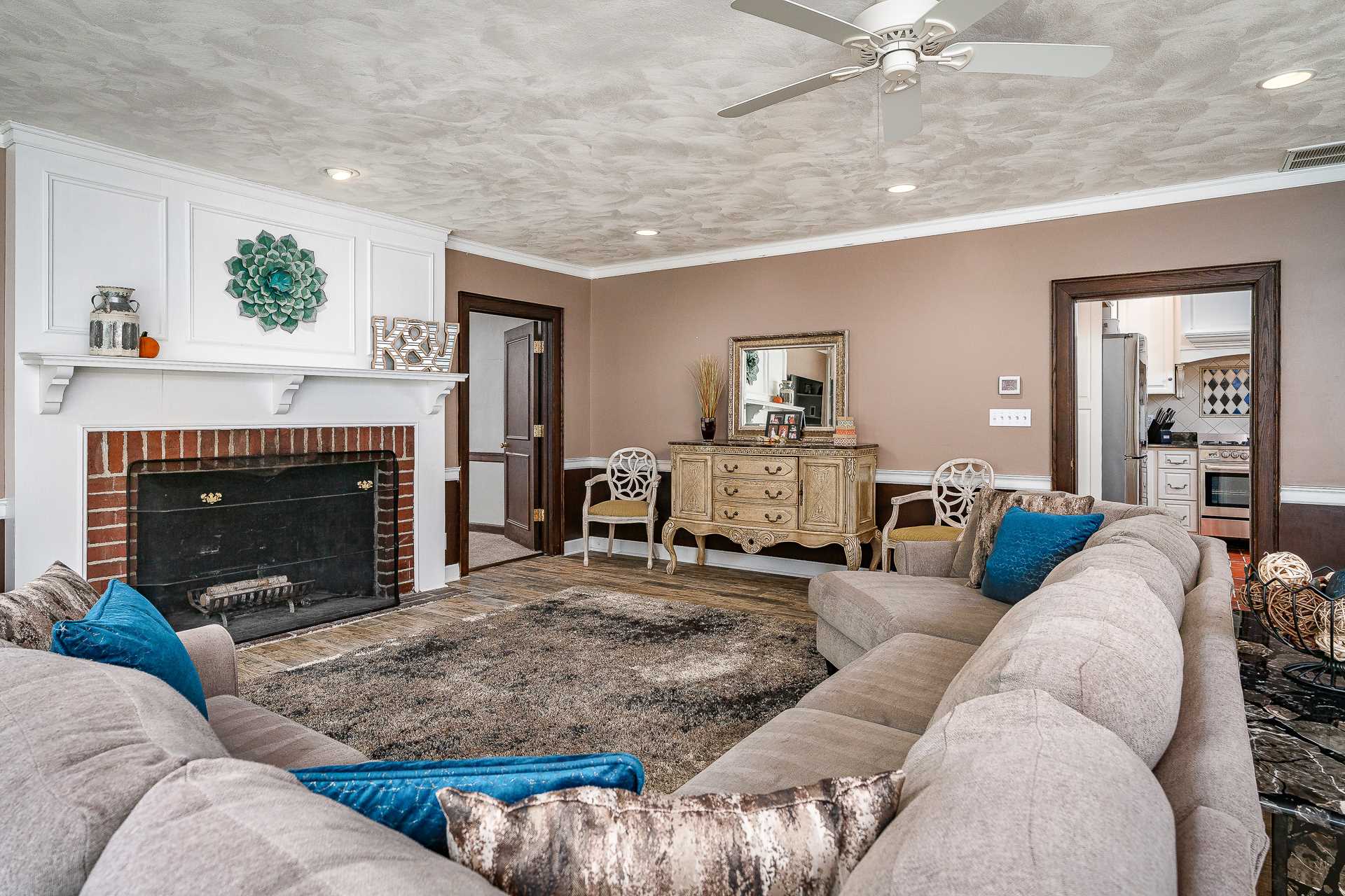 16438 Summit Ridge Road Mishawaka, IN 46544 - Photo 3 of 36 Gallery Image 3