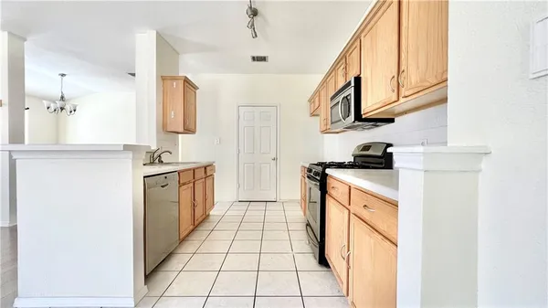 $1,950 | 3553 Rock Shelf Lane, Round Rock, TX 78681