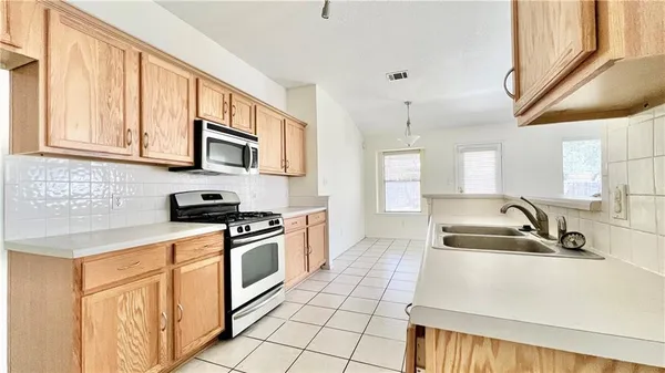 $1,950 | 3553 Rock Shelf Lane, Round Rock, TX 78681