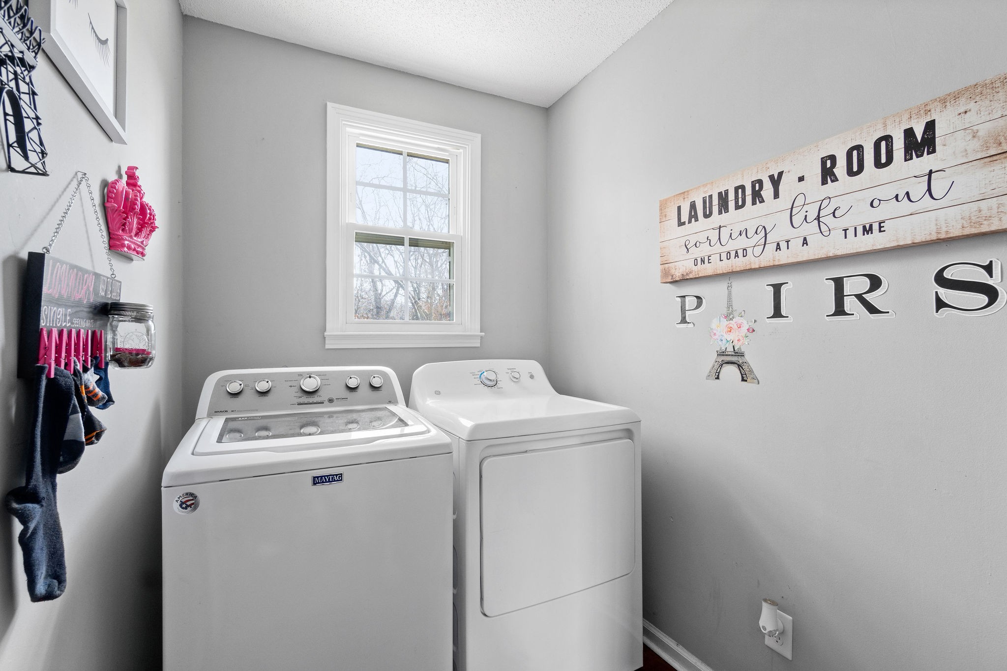 2445 Whitfield Road Clarksville, TN 37040 - Photo 24 of 29 a utility room with dryer and washer