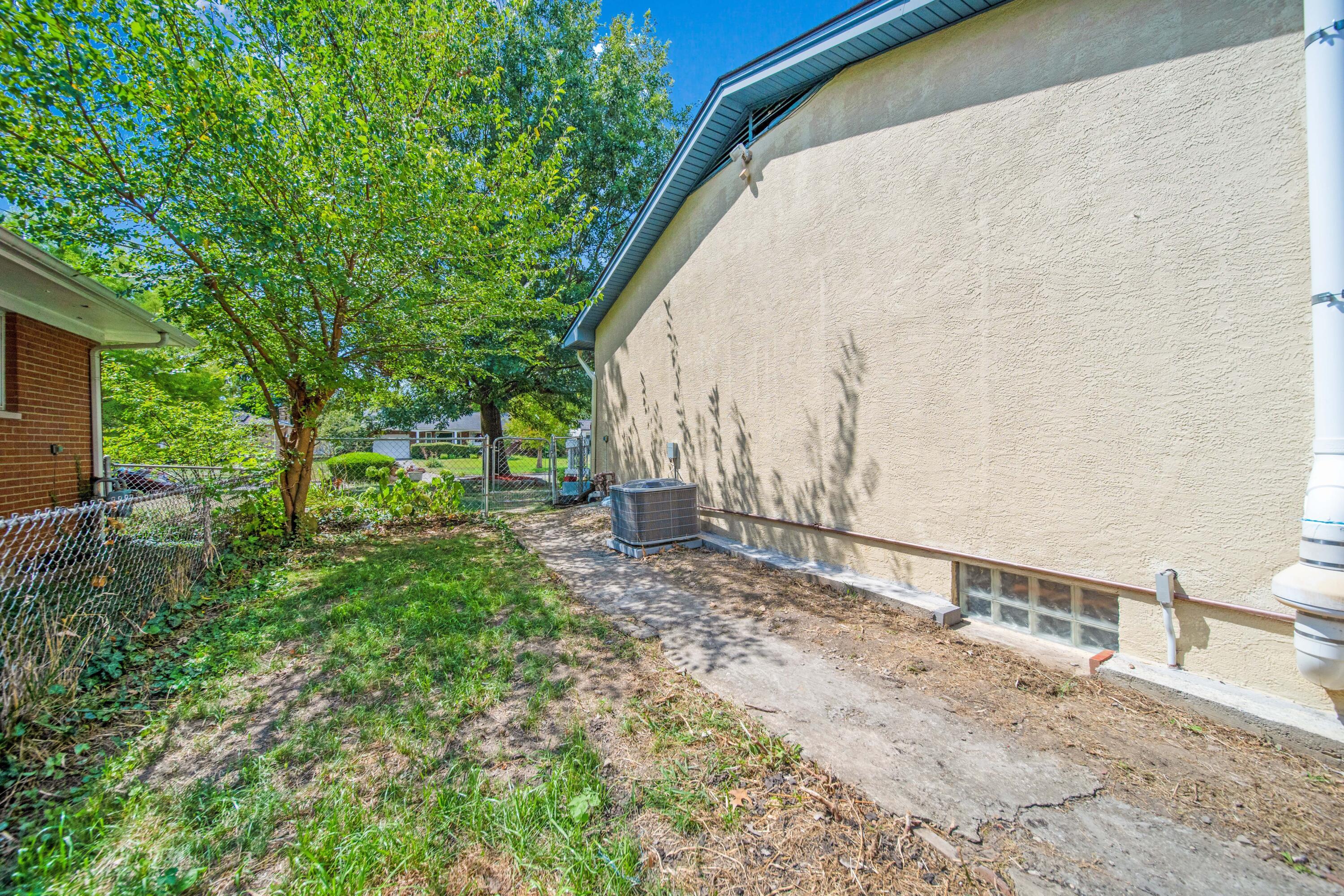 5546 Redwood Road Columbus, OH 43229 - Photo 52 of 66 52-print-A7400108