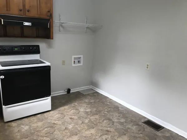 $725 | 1662 Vista Lane, Unit A, Clarksville, TN 37043