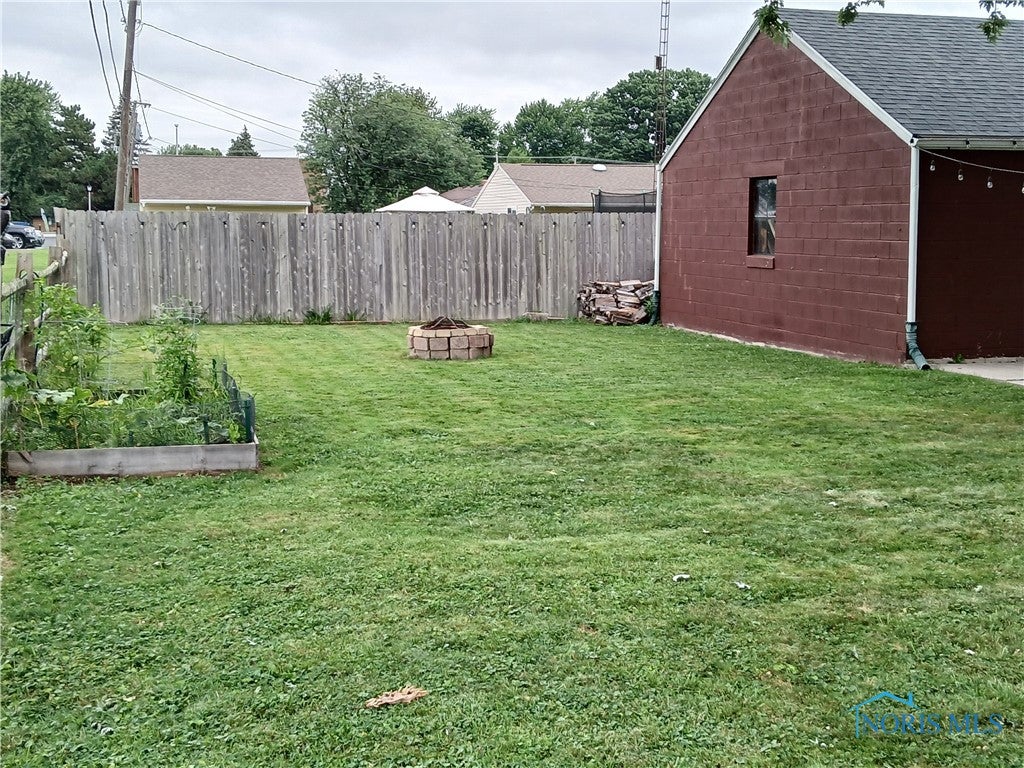848 Athens Road Oregon, OH 43616 - Photo 25 of 41 Private back yard