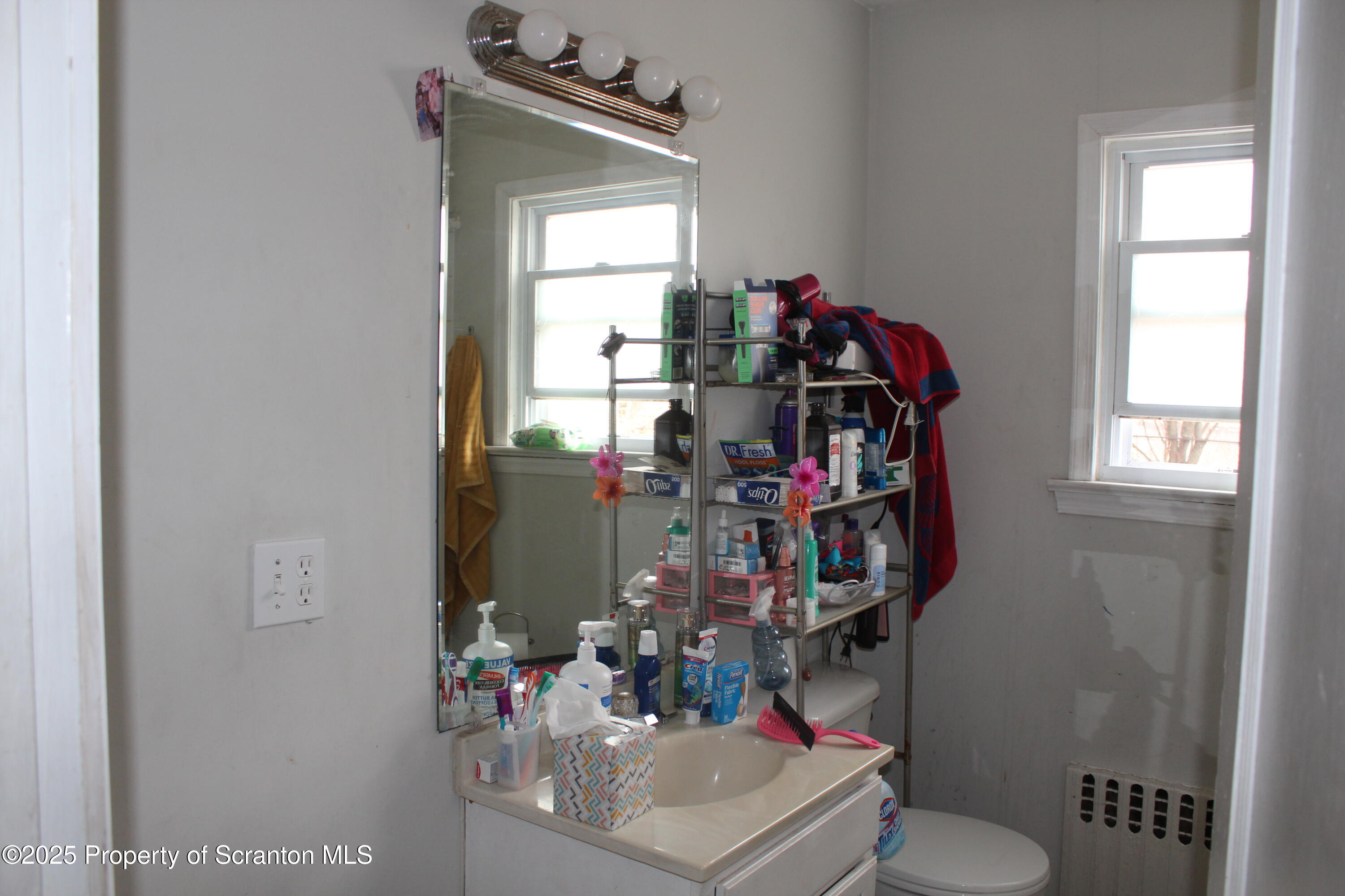 704 Edgebrook Drive Moosic, PA 18507 - Photo 18 of 30 Full Bathroom