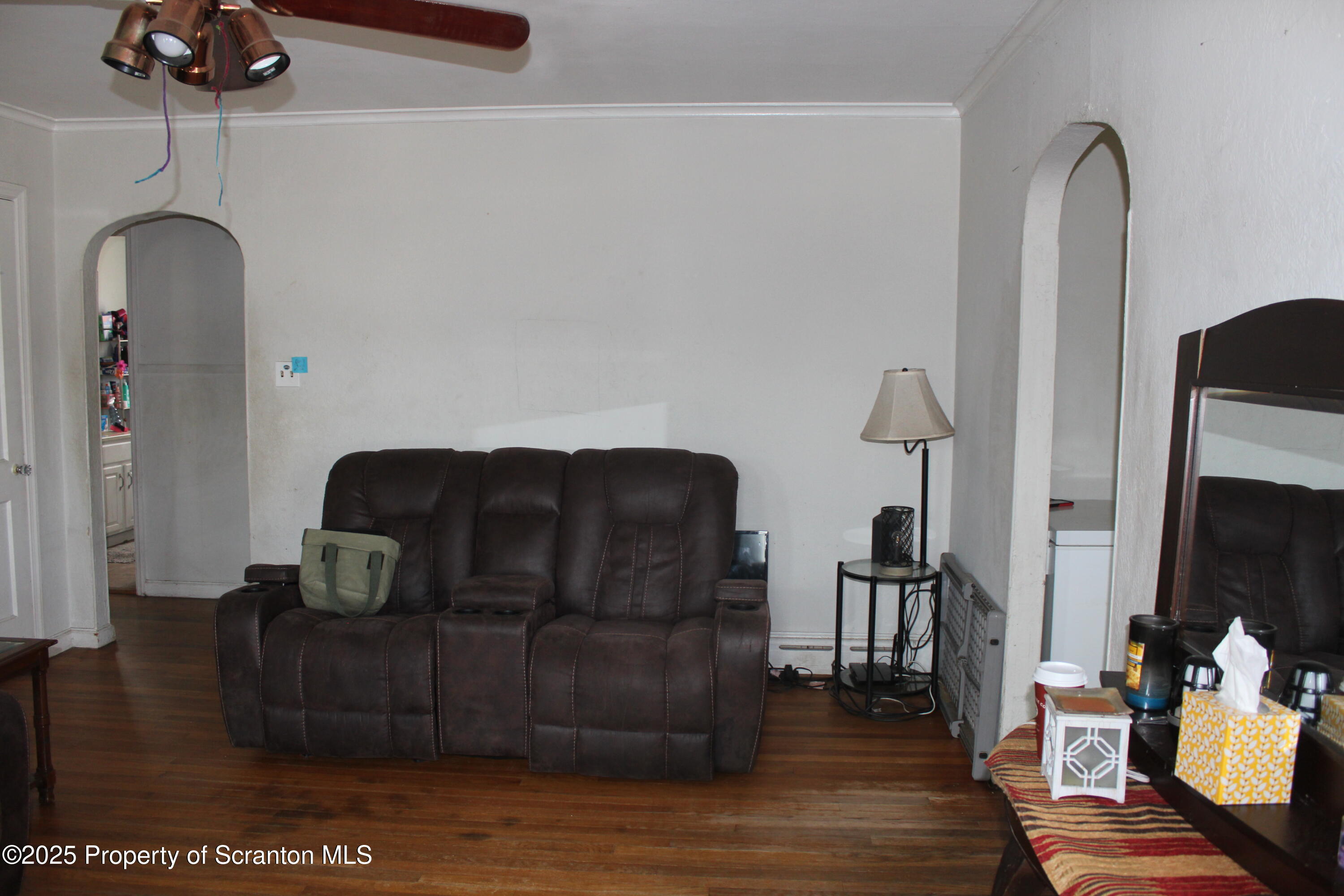 704 Edgebrook Drive Moosic, PA 18507 - Photo 8 of 30 Living Room