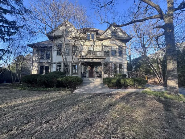 $1,900,000 | 1499 Sheridan Road, Highland Park, IL 60035