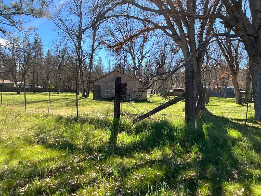 404 Dewitt Park Road Yreka, CA 96097 - Photo 16 of 37 Gallery Image 16