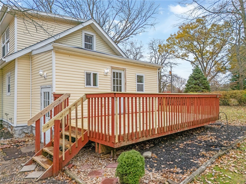 3426 Marsh Road Stow, OH 44224 - Photo 25 of 37 View of deck