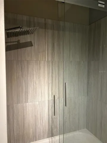 a livingroom with a window