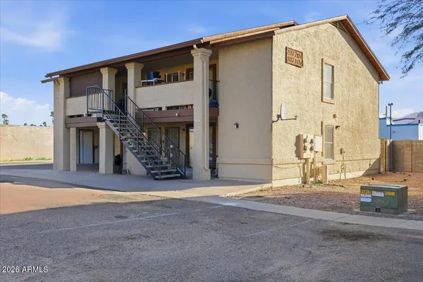 $710,000 | 434 West Ivyglen Street, Unit 105, Mesa, AZ 85201