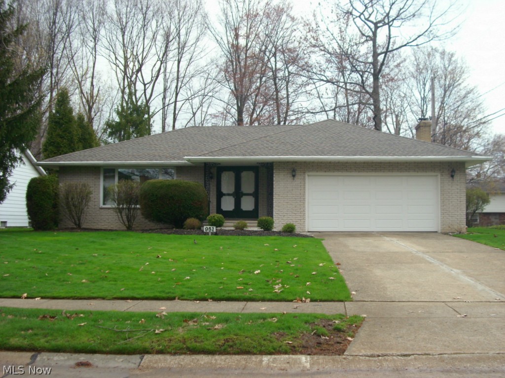 951 Roland Road Lyndhurst, OH 44124 - Photo 1 of 19
