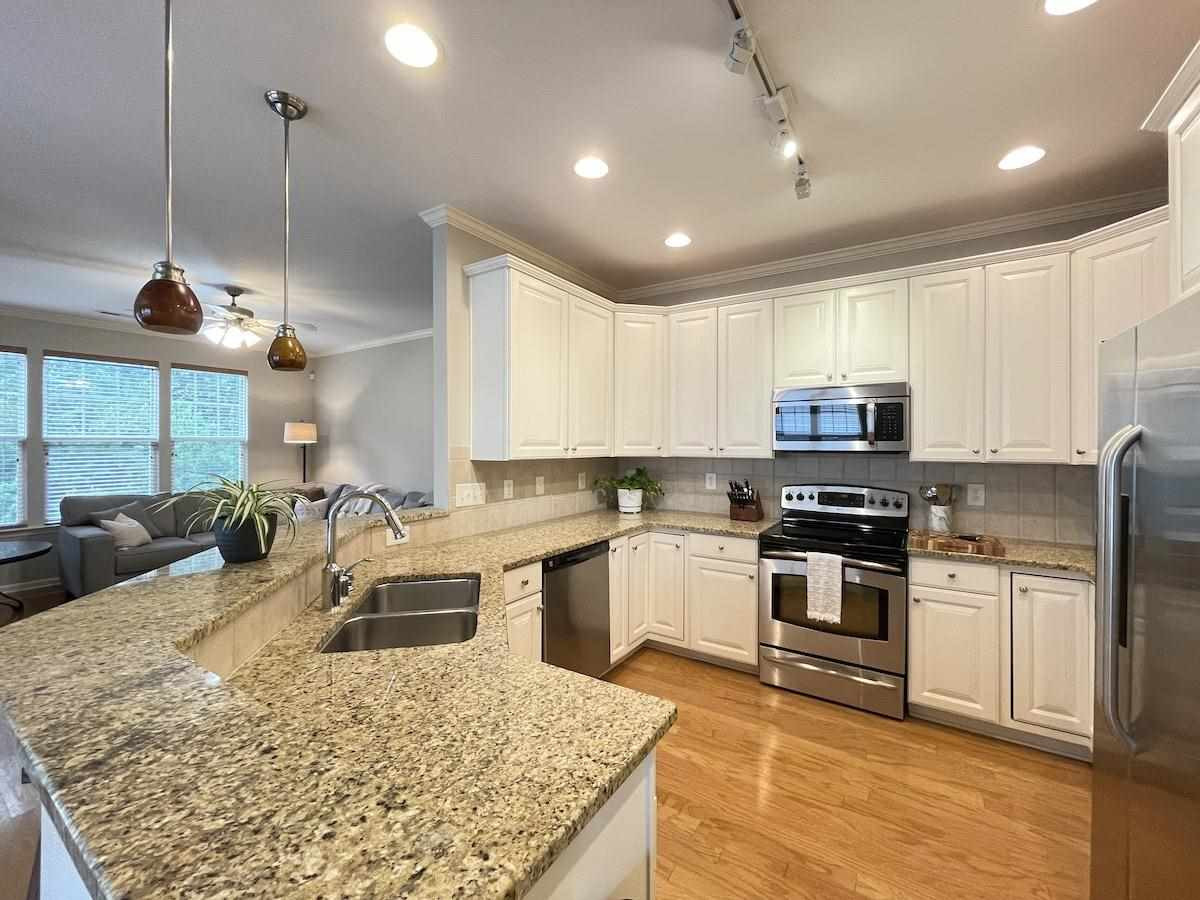 4625 Kings Garden Road Raleigh, NC 27612 - Photo 7 of 29 Kitchen