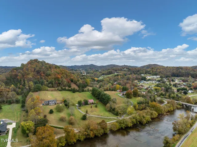 $649,999 | 2530 North Holston River Dr Extension, Kingsport, TN 37660