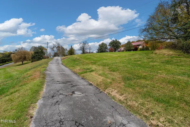 $649,999 | 2530 North Holston River Dr Extension, Kingsport, TN 37660