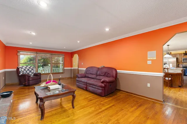 $649,999 | 2530 North Holston River Dr Extension, Kingsport, TN 37660