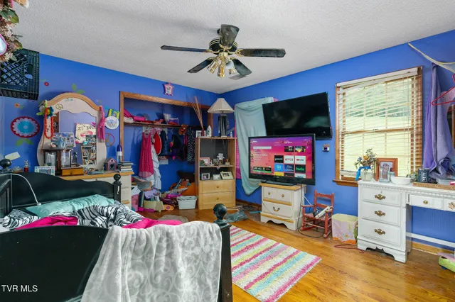 $649,999 | 2530 North Holston River Dr Extension, Kingsport, TN 37660