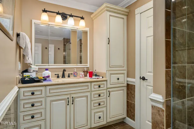 $649,999 | 2530 North Holston River Dr Extension, Kingsport, TN 37660