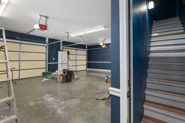 $649,999 | 2530 North Holston River Dr Extension, Kingsport, TN 37660