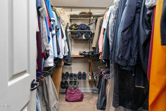 $649,999 | 2530 North Holston River Dr Extension, Kingsport, TN 37660