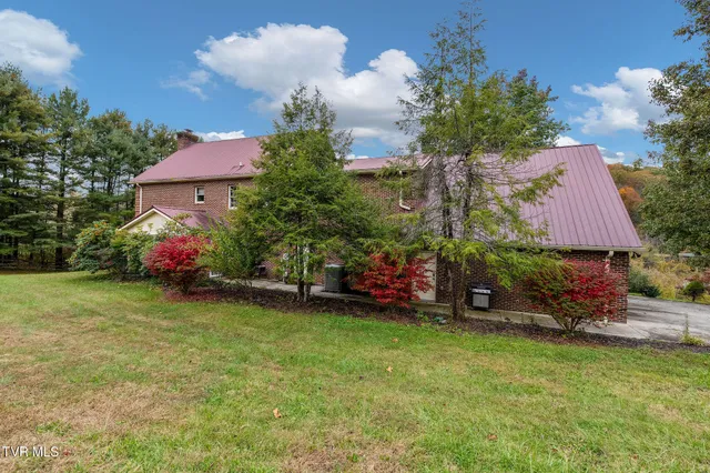 $649,999 | 2530 North Holston River Dr Extension, Kingsport, TN 37660