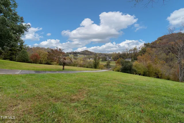 $649,999 | 2530 North Holston River Dr Extension, Kingsport, TN 37660