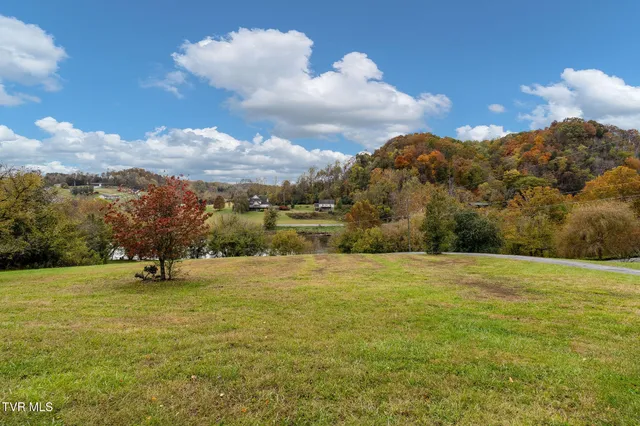 $649,999 | 2530 North Holston River Dr Extension, Kingsport, TN 37660