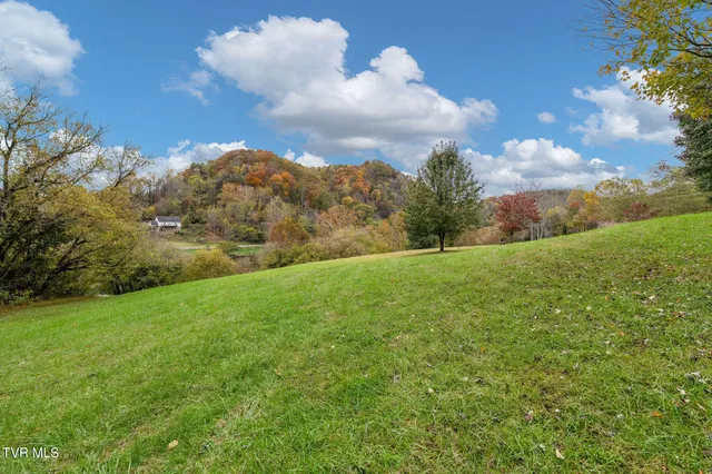 $649,999 | 2530 North Holston River Dr Extension, Kingsport, TN 37660