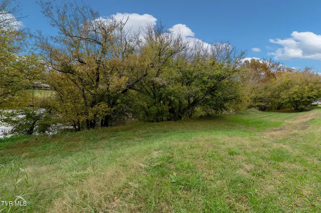 $649,999 | 2530 North Holston River Dr Extension, Kingsport, TN 37660