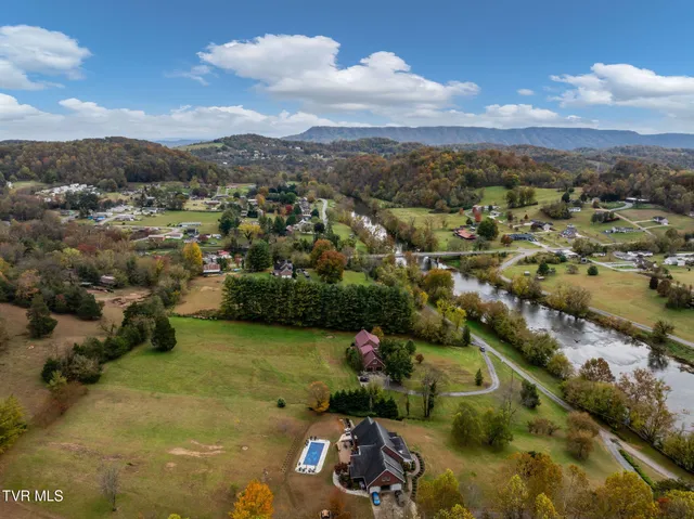 $649,999 | 2530 North Holston River Dr Extension, Kingsport, TN 37660