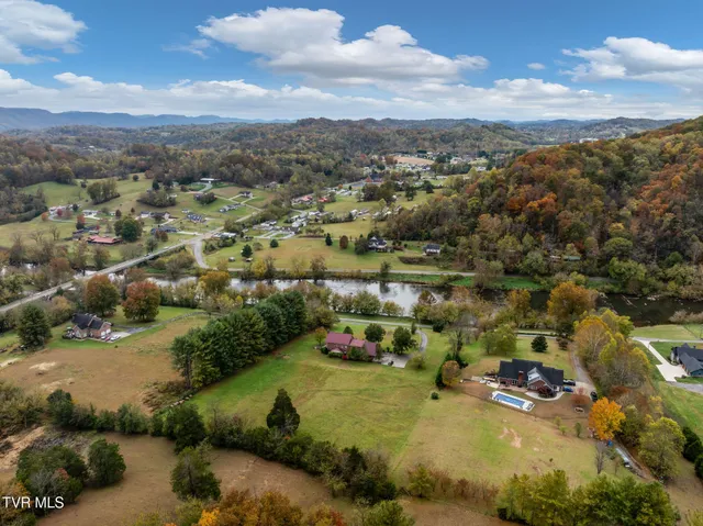 $649,999 | 2530 North Holston River Dr Extension, Kingsport, TN 37660