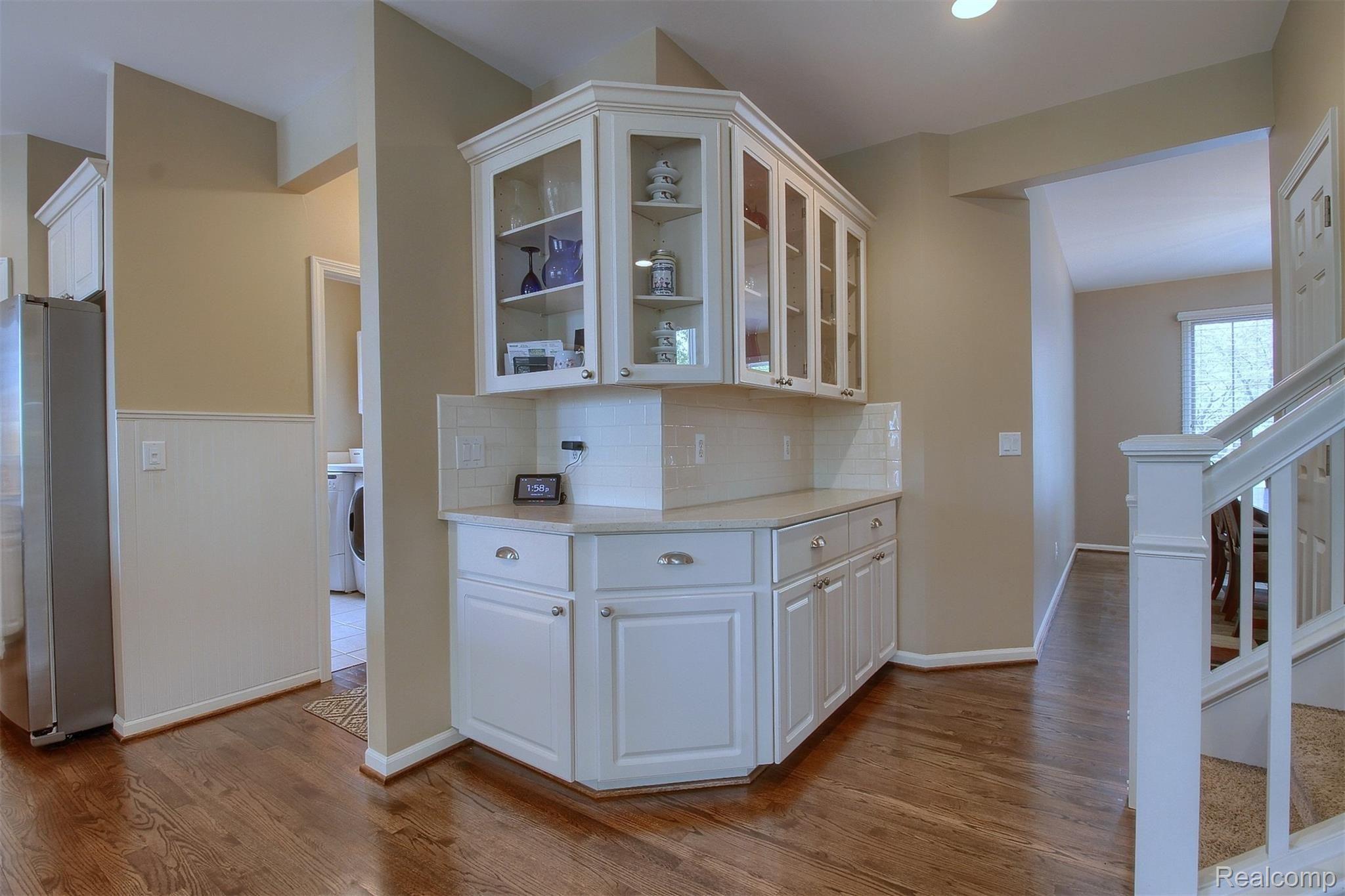 1229 Tulberry Circle Rochester, MI 48306 - Photo 5 of 36 10-Butlers Pantry.jpg
