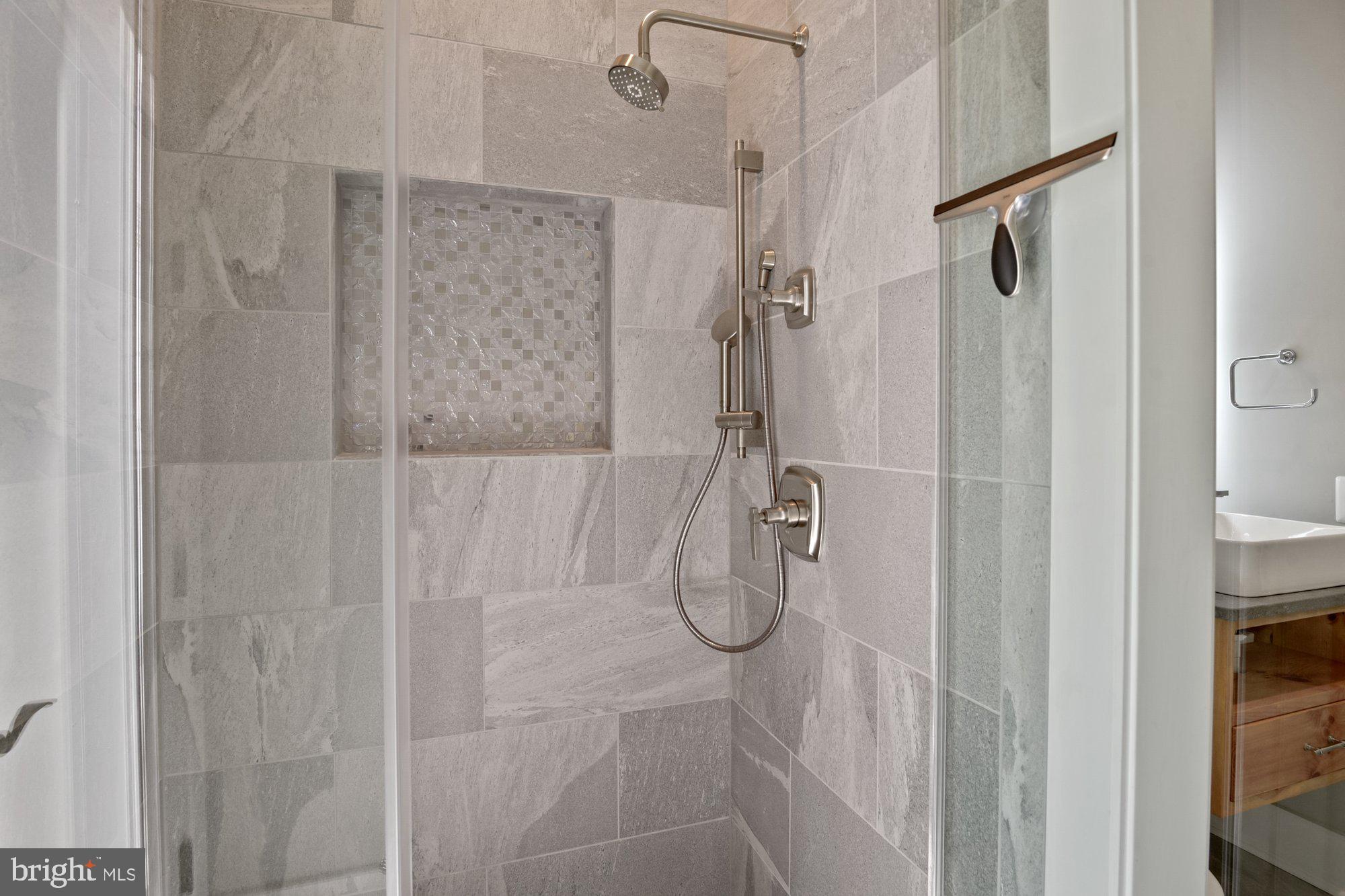 8116 Redstone Road Kingsville, MD 21087 - Photo 23 of 51 Full Bathroom