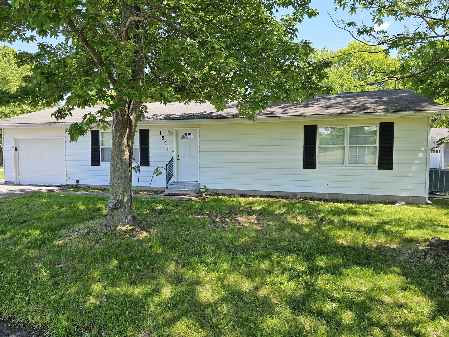 1521 Triangle Street Mount Vernon, IL 62864 - Photo 3 of 18