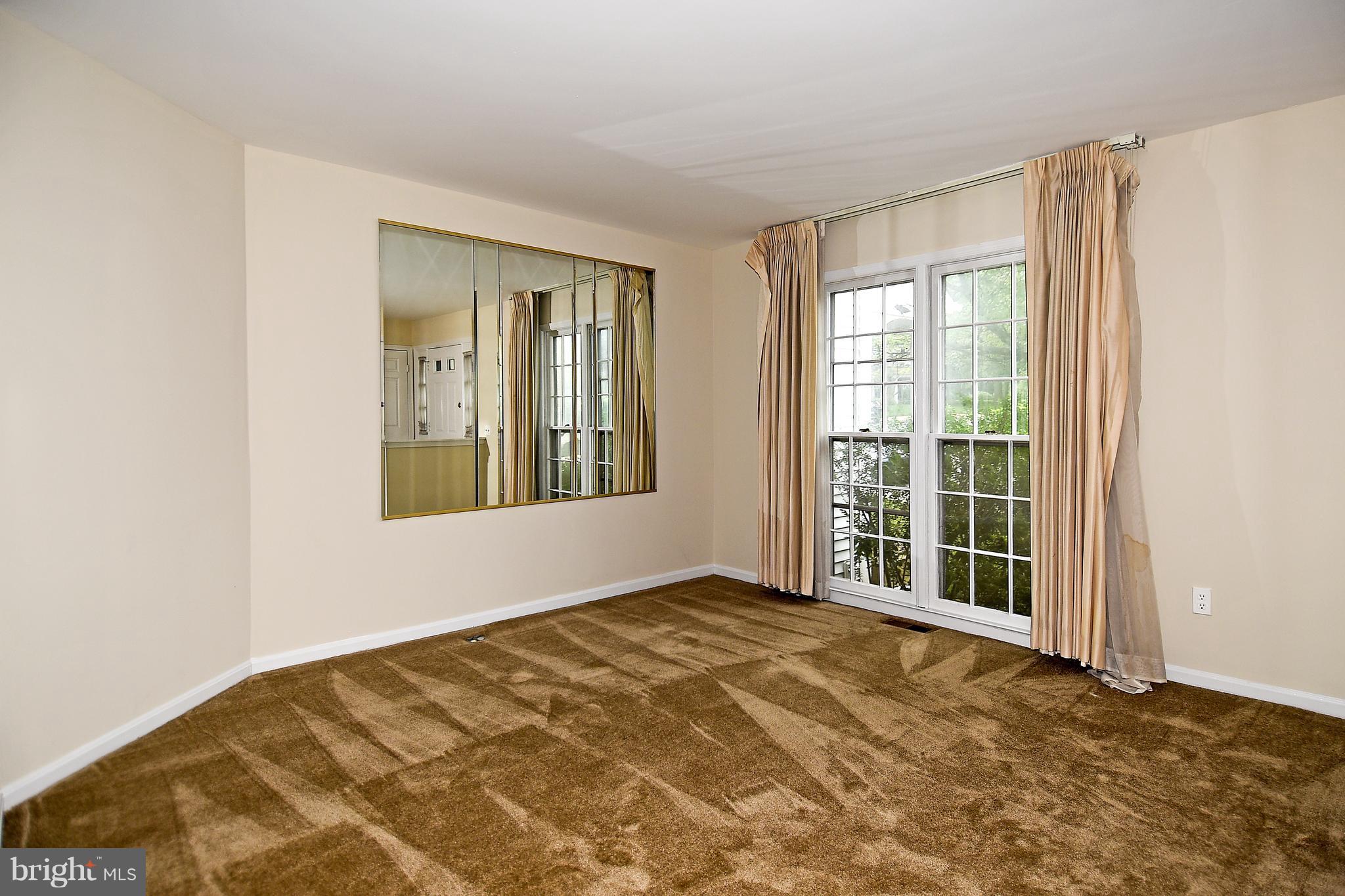 12725 Turquoise Terrace Silver Spring, MD 20904 - Photo 5 of 30 Living Room