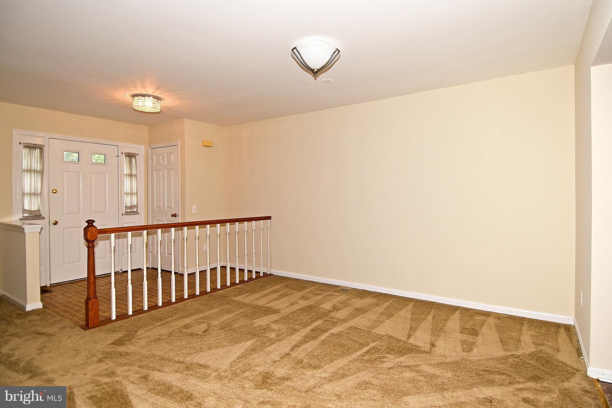 12725 Turquoise Terrace Silver Spring, MD 20904 - Photo 9 of 30 Living Room
