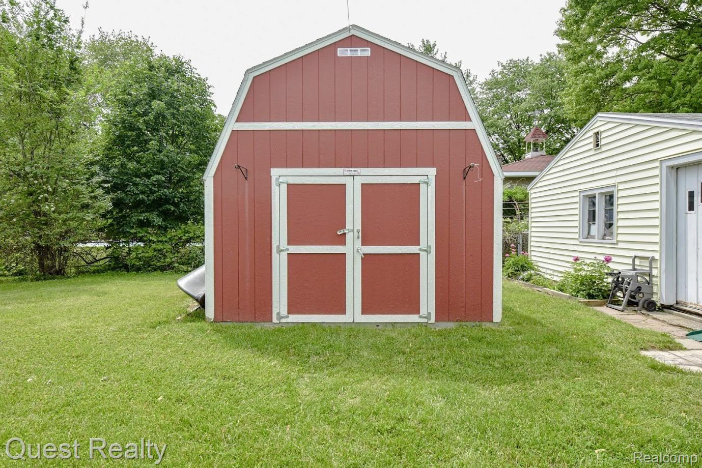6115 Hatchery Road Waterford, MI 48327 - Photo 49 of 50 storage barn.jpg