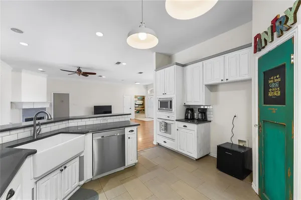 $3,200 | 1115 Brook Arbor Drive, Mansfield, TX 76063