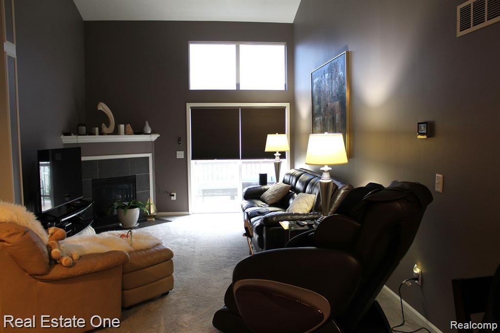 895 Spirea Howell, MI 48843 - Photo 12 of 46 Gallery Image 12
