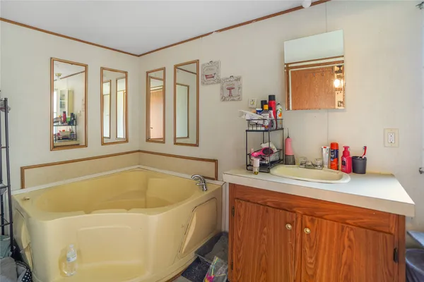 $259,000 | 207 Riverside Street, Highlands, TX 77562