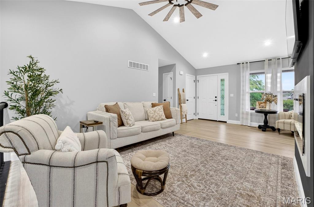 5736 La Trace Lane High Ridge, MO 63049 - Photo 5 of 26