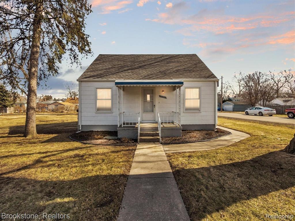 20402 Inkster Road Redford, MI 48240 - Photo 1 of 43